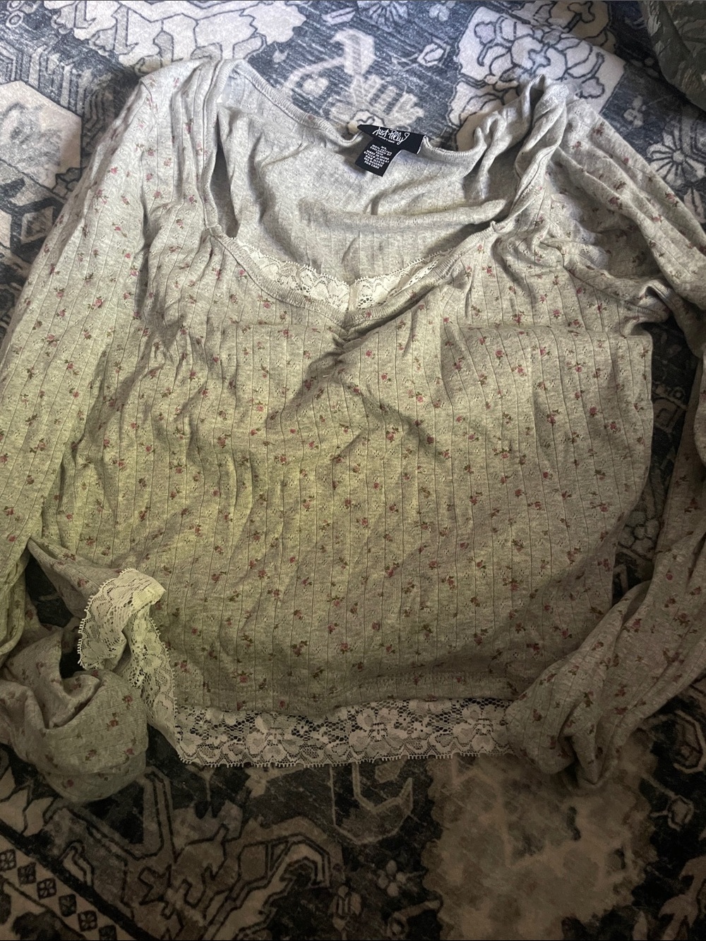 Long sleeve gray with little flowers and lace